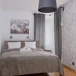 Park Szczytnicki 2-bedroom By Bookinghost *